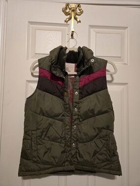 Old Navy Olive Green Puffer Vest with Magenta and Black Accents